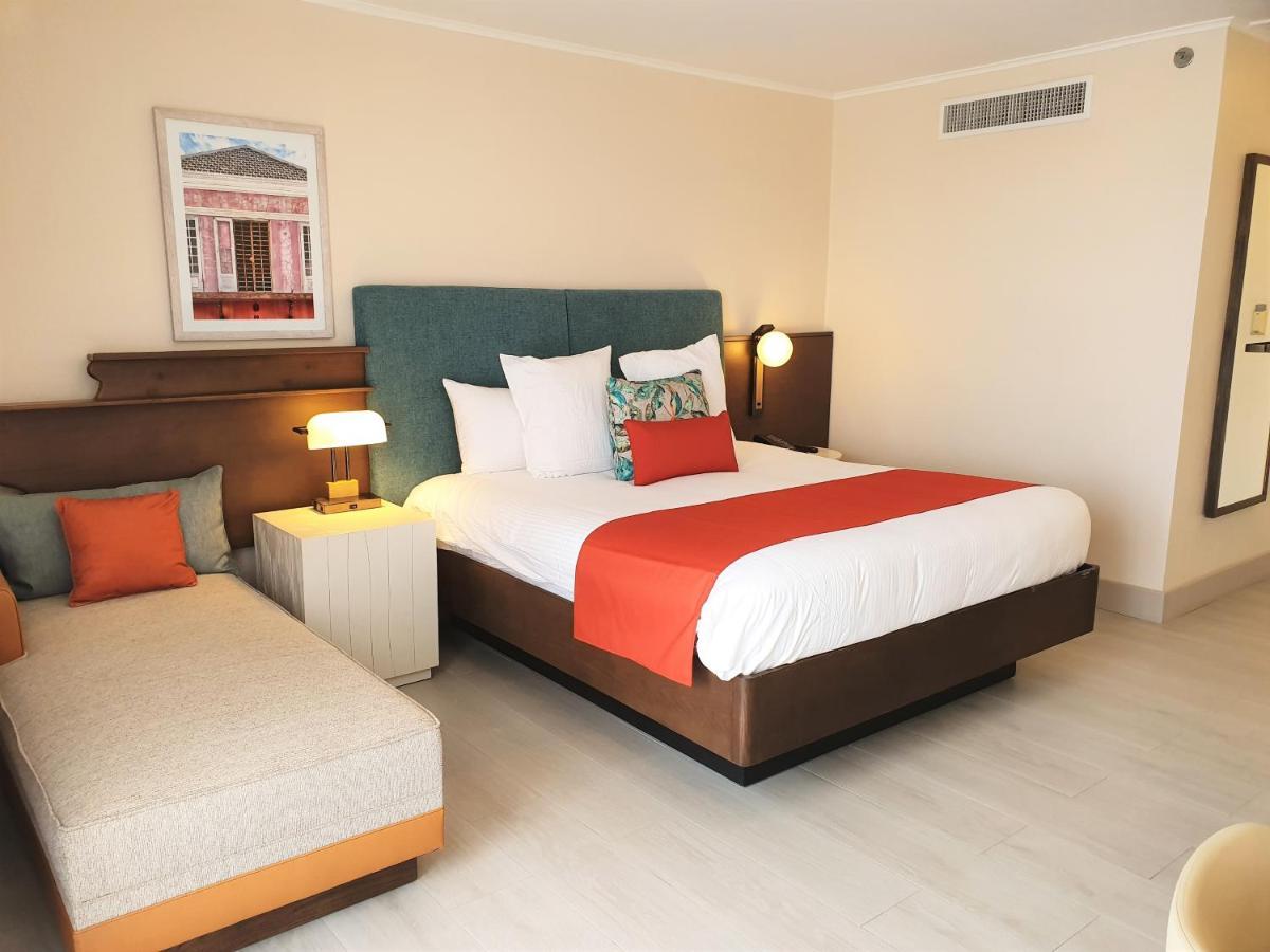 Quarto Deluxe com Cama King-size e Vista do Mar