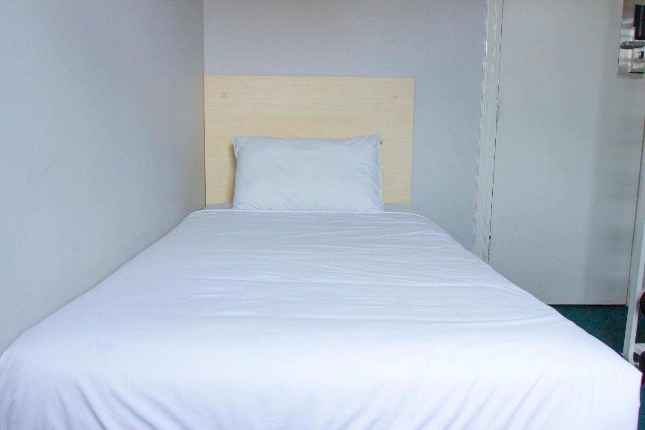Single Room with Shared Bathroom,1083273535:JPEG