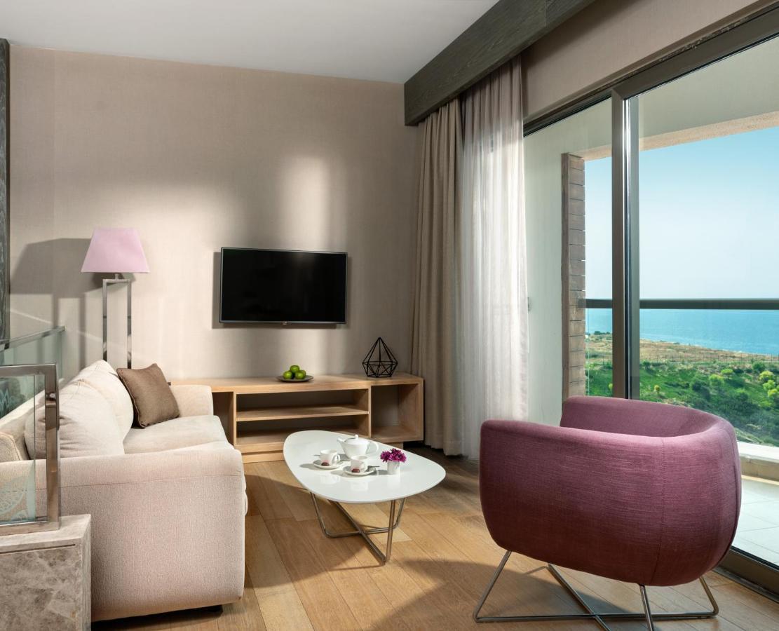 Deluxe King Room Sea View