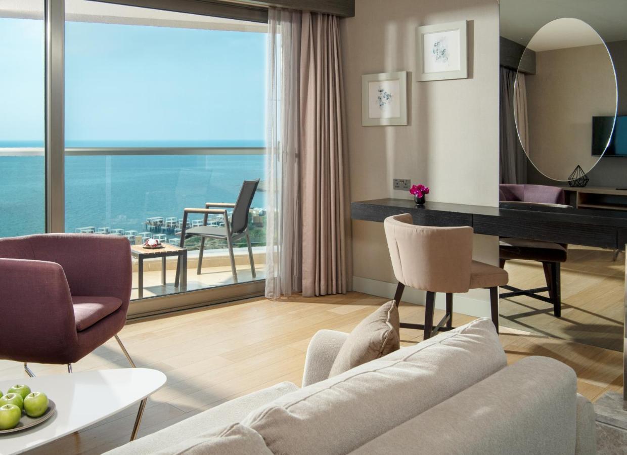 Deluxe King Room Sea View