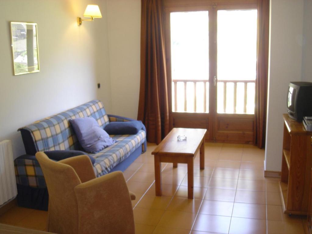 Standard Double or Twin Room with Garden View,984345574:JPEG