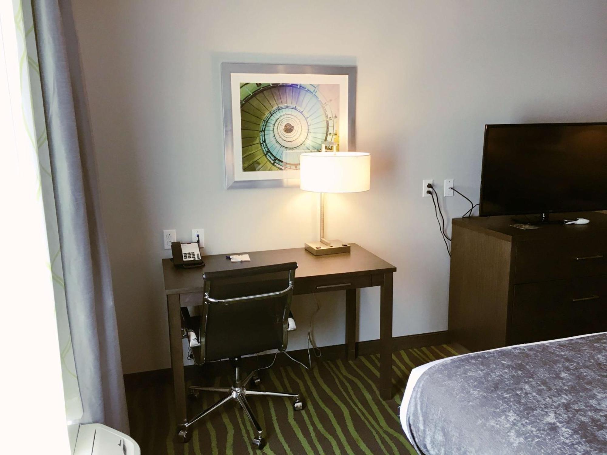 Oversize King Room - Non-Smoking