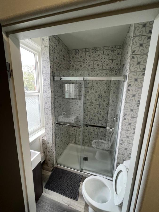 Deluxe Double Room Bath,1315686199:JPEG
