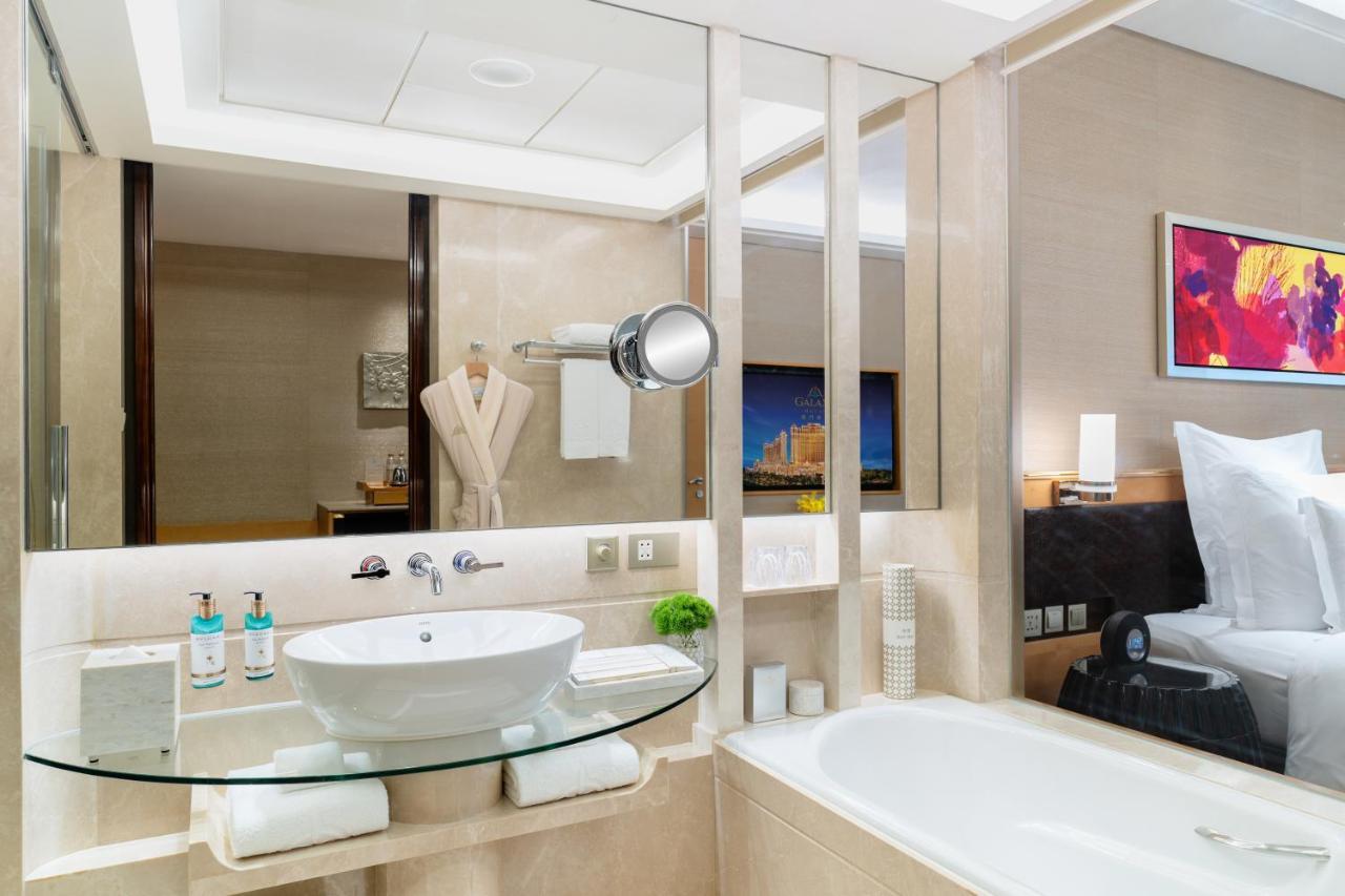 Deluxe Resort King Room