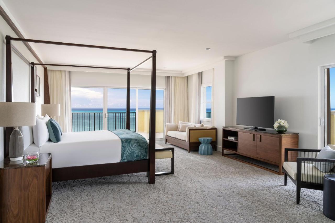Ritz-Carlton Suite