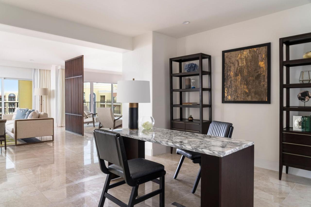 Ritz-Carlton Suite