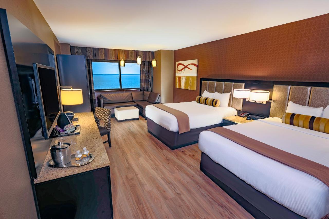 Junior Suite- 2 Queen beds