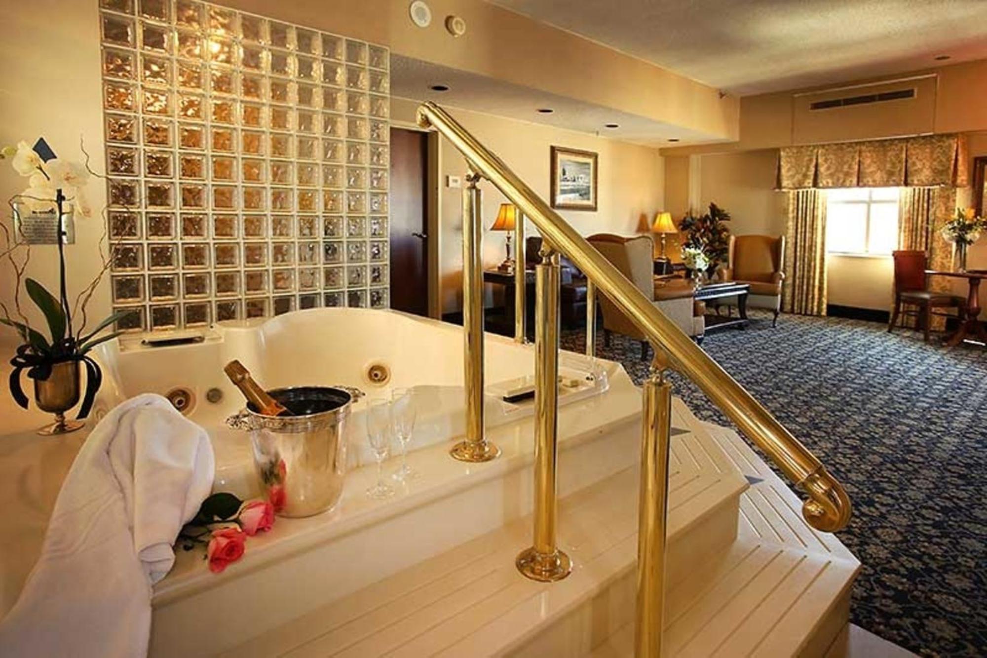 Boardwalk Empire King Suite Whirpool
