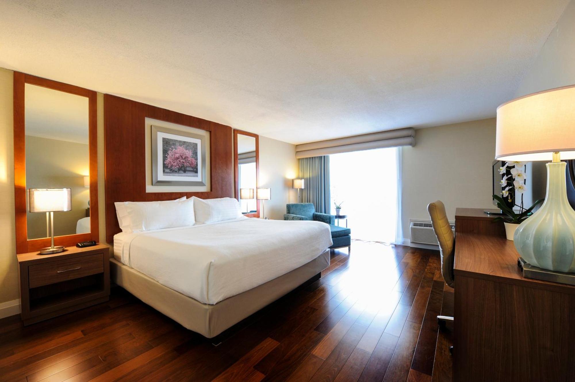 Standard King Room Balcony