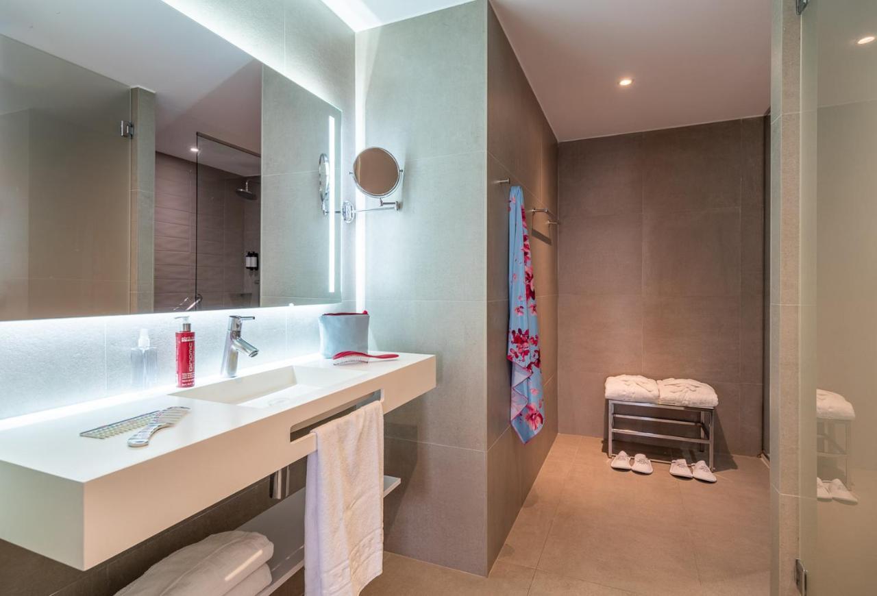 Suite con vistas al mar (2 adultos + 1 niño)