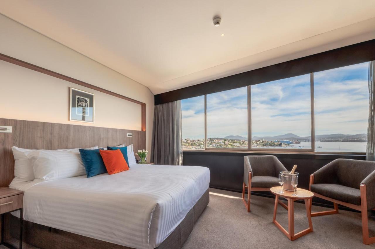 Deluxe King Room with Harbor View