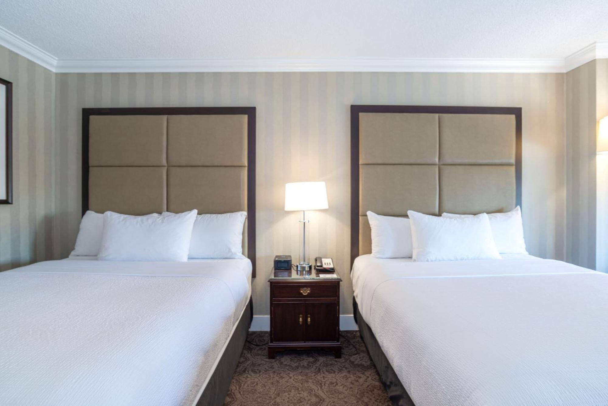 Deluxe Room 2 Queen Beds Middle Floors,1526261770:JPEG