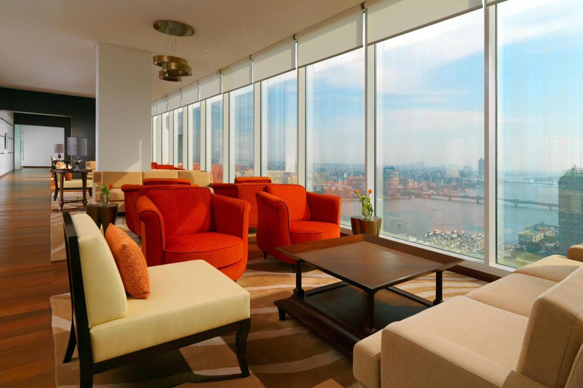 2 Bedroom Family Suite Club lounge access Bedroom 1 1 King Bedroom 2 2 Double River view Balcony
