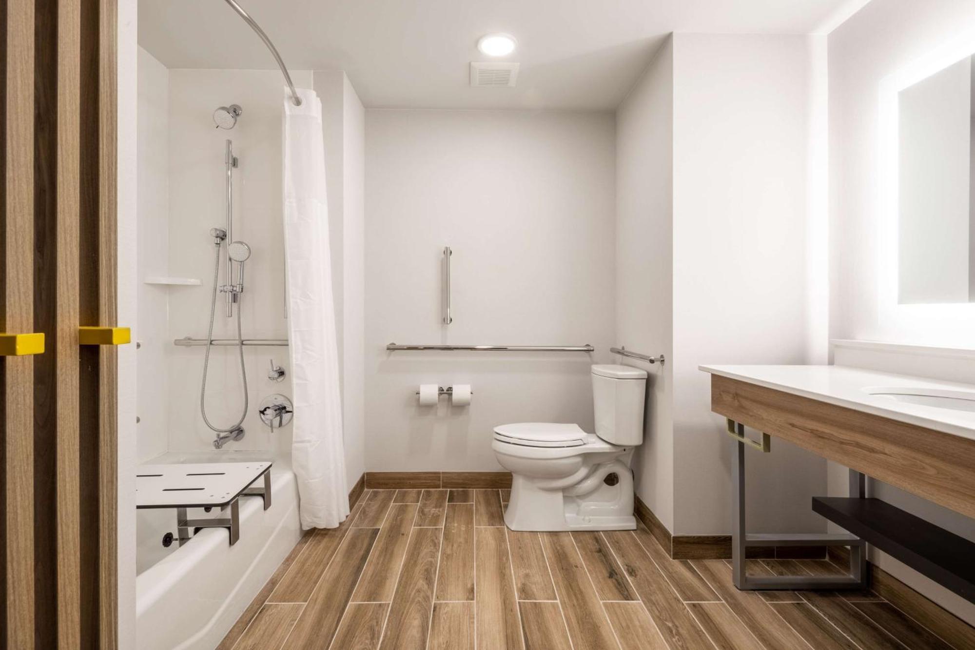 King Room Mobility Access or Non-Smoking