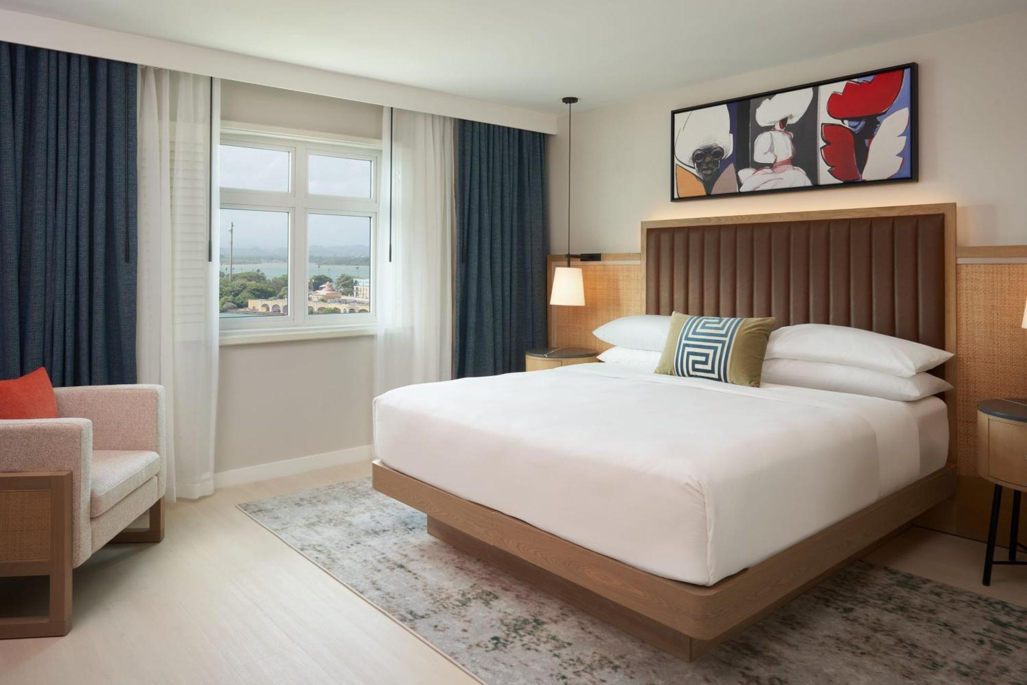 One-Bedroom King Suite Balcony Bay View