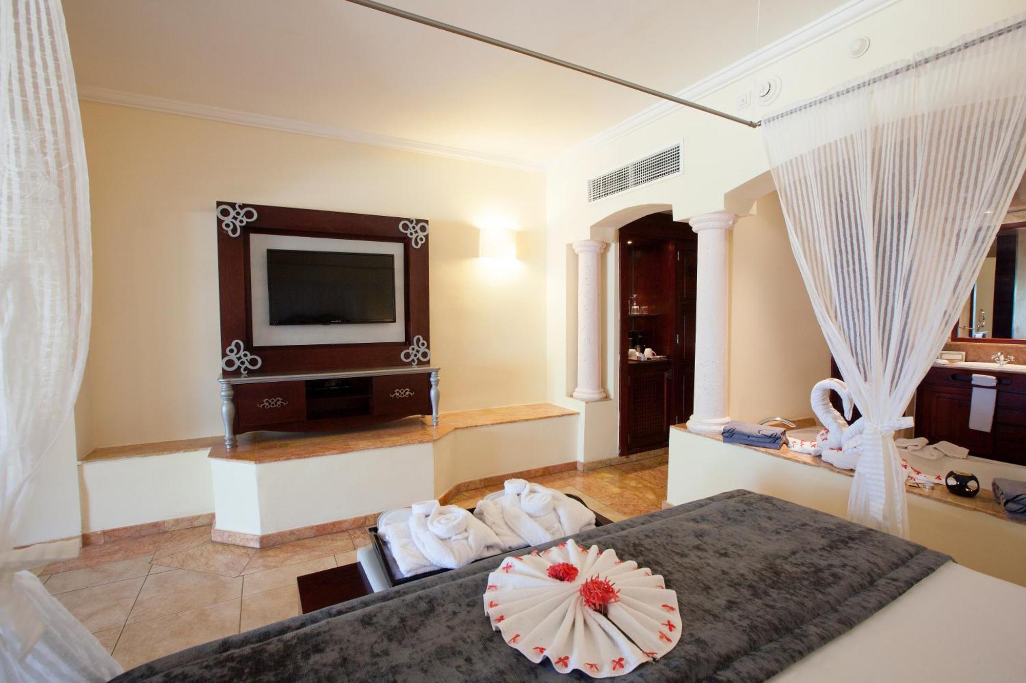 Colonial Club Jr Suite with Jacuzzi (Adults Only, 18+) - Free WiFi,1589246231:JPEG