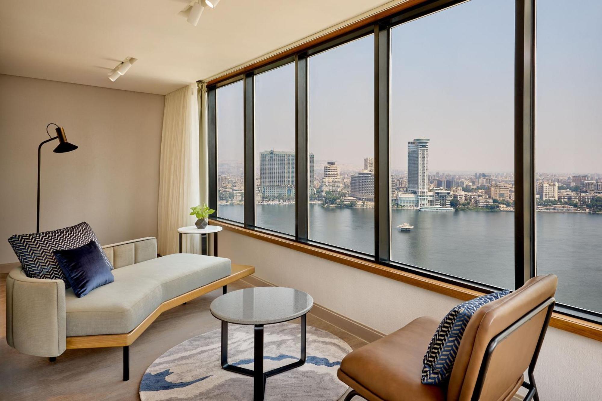2 Bedroom Family Suite Club lounge access Bedroom 1 1 King Bedroom 2 2 Double River view Balcony