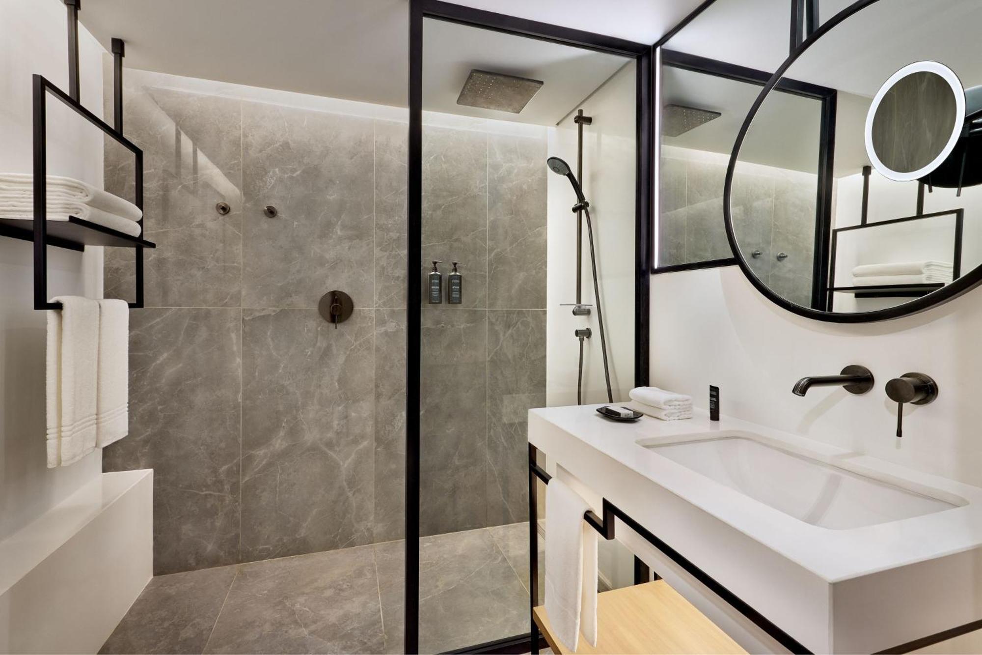 Smart Guest room, 2 Double, City view, Balcony