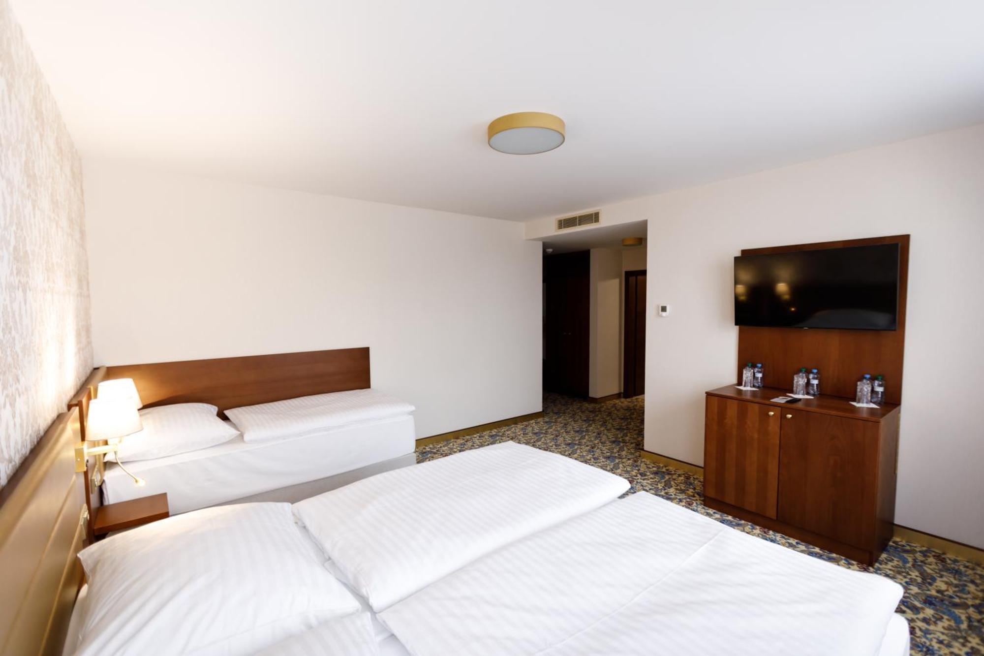Luxury Triple Room