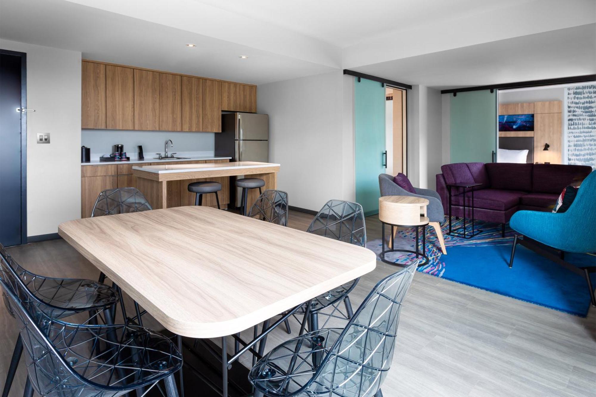 Aloft, Suite, 1 King, Partial bay view
