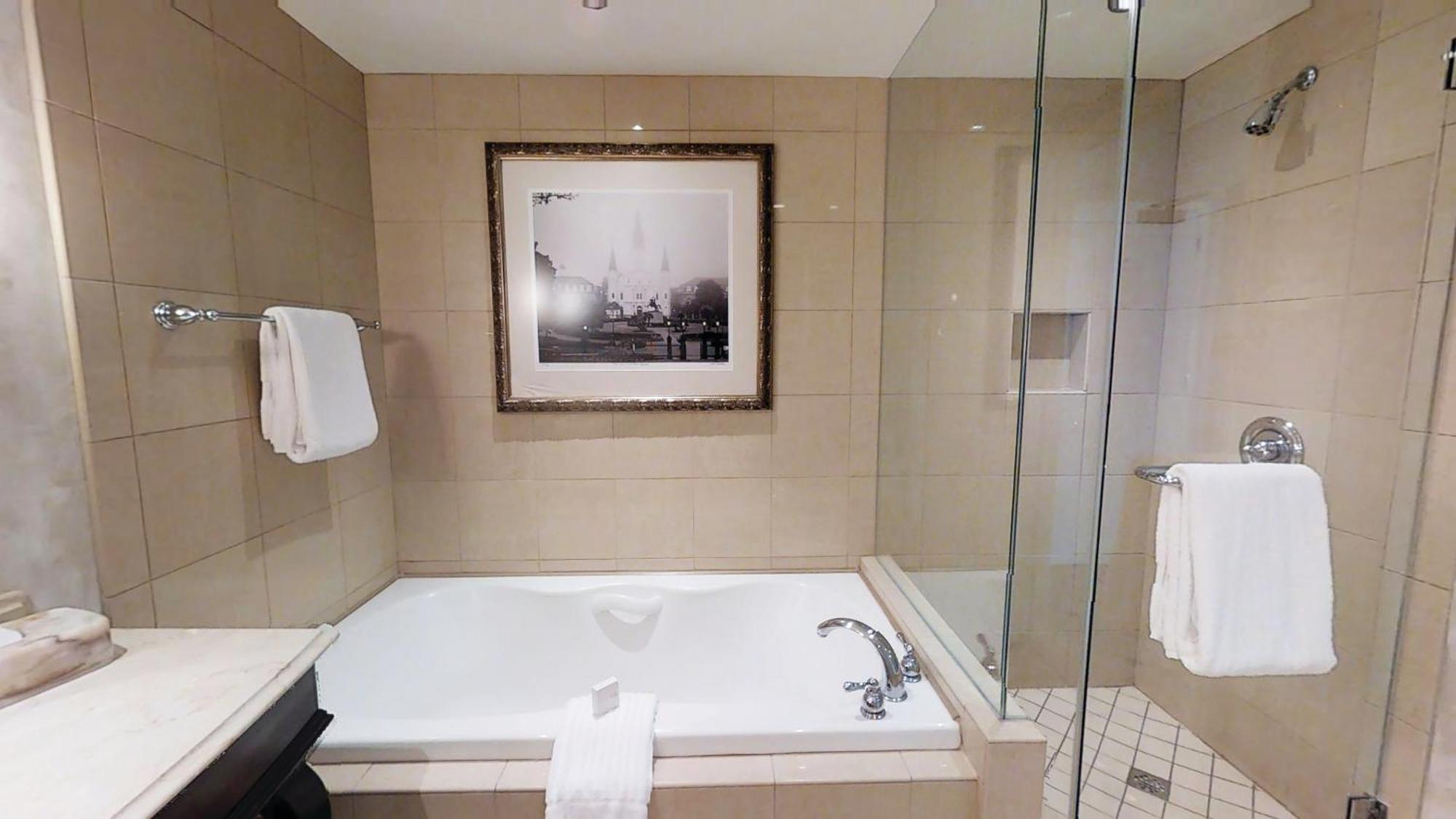 Harrah's Luxury Room 2 Queens City View