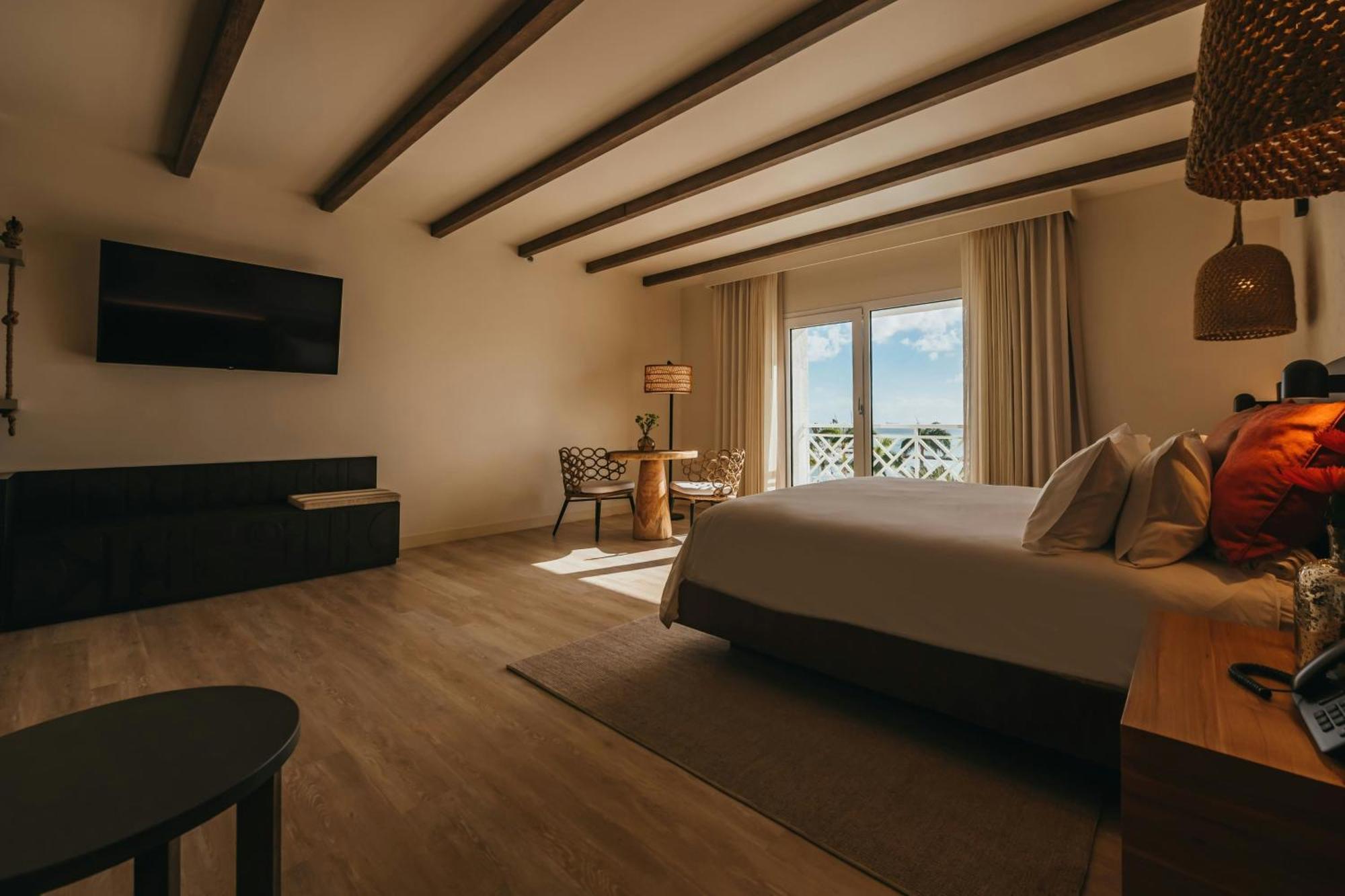 Executive Suite King Bed Adults Only