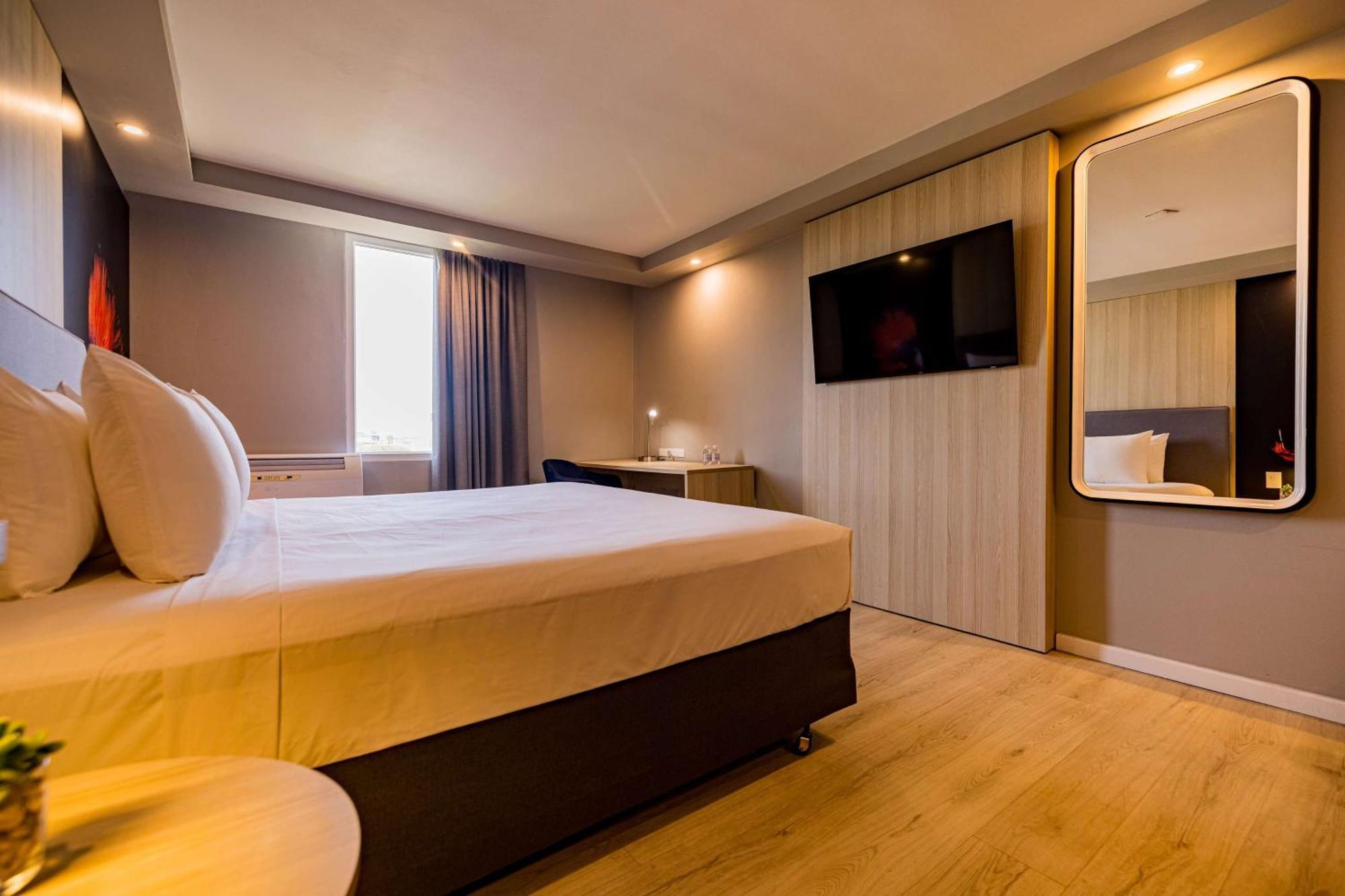 Premier King Room