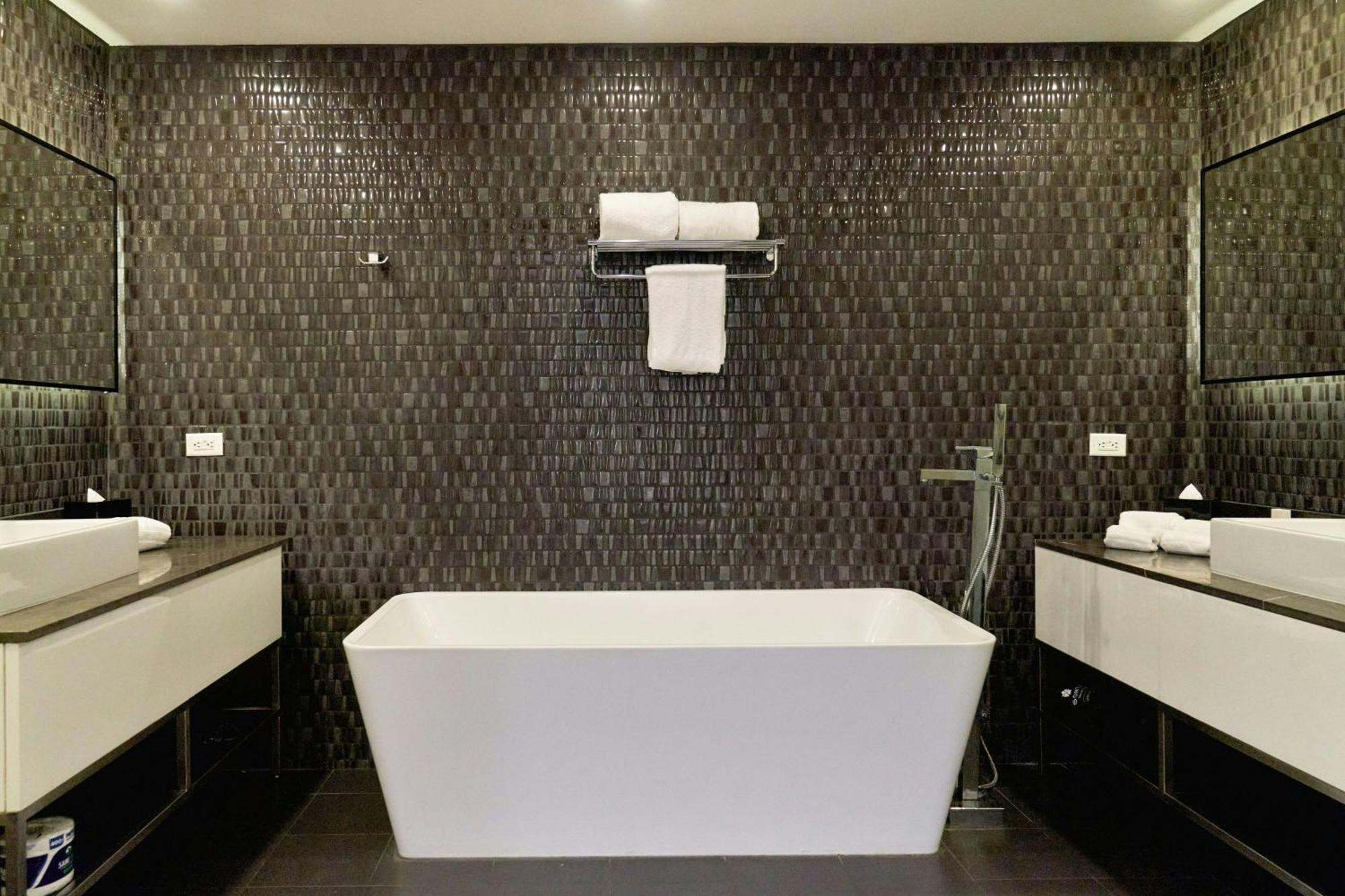 Two-Bedroom Suite City View