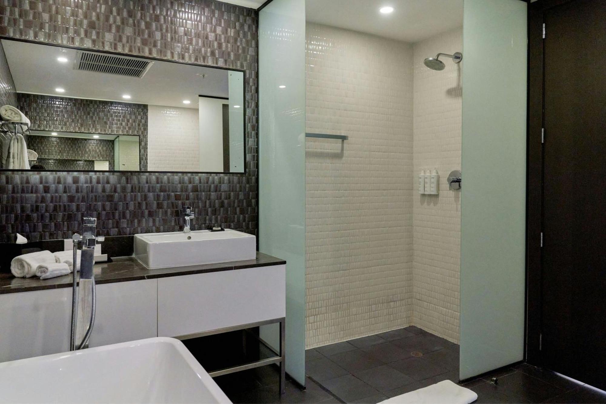 Two-Bedroom Suite City View