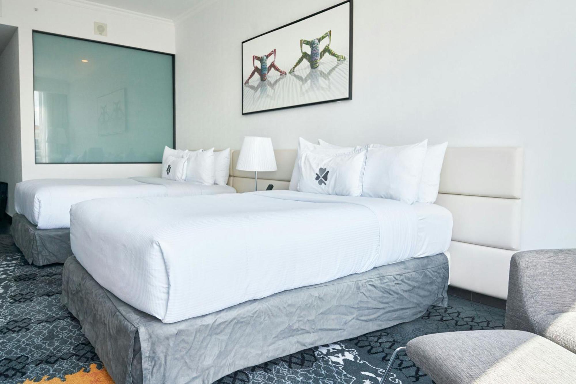 Deluxe 1 King City View Guest room 1 King City view