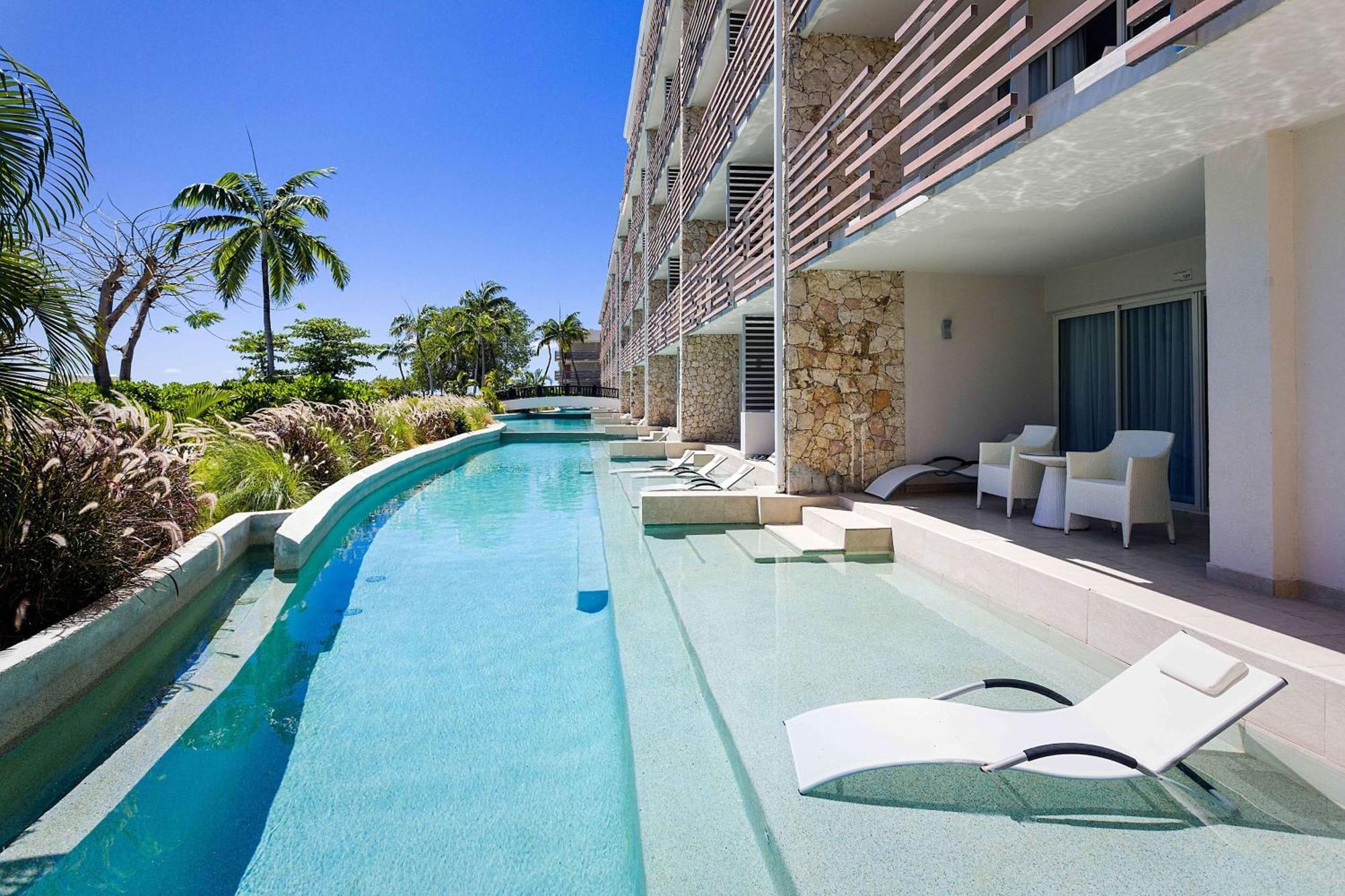 Junior Suite Swim Out