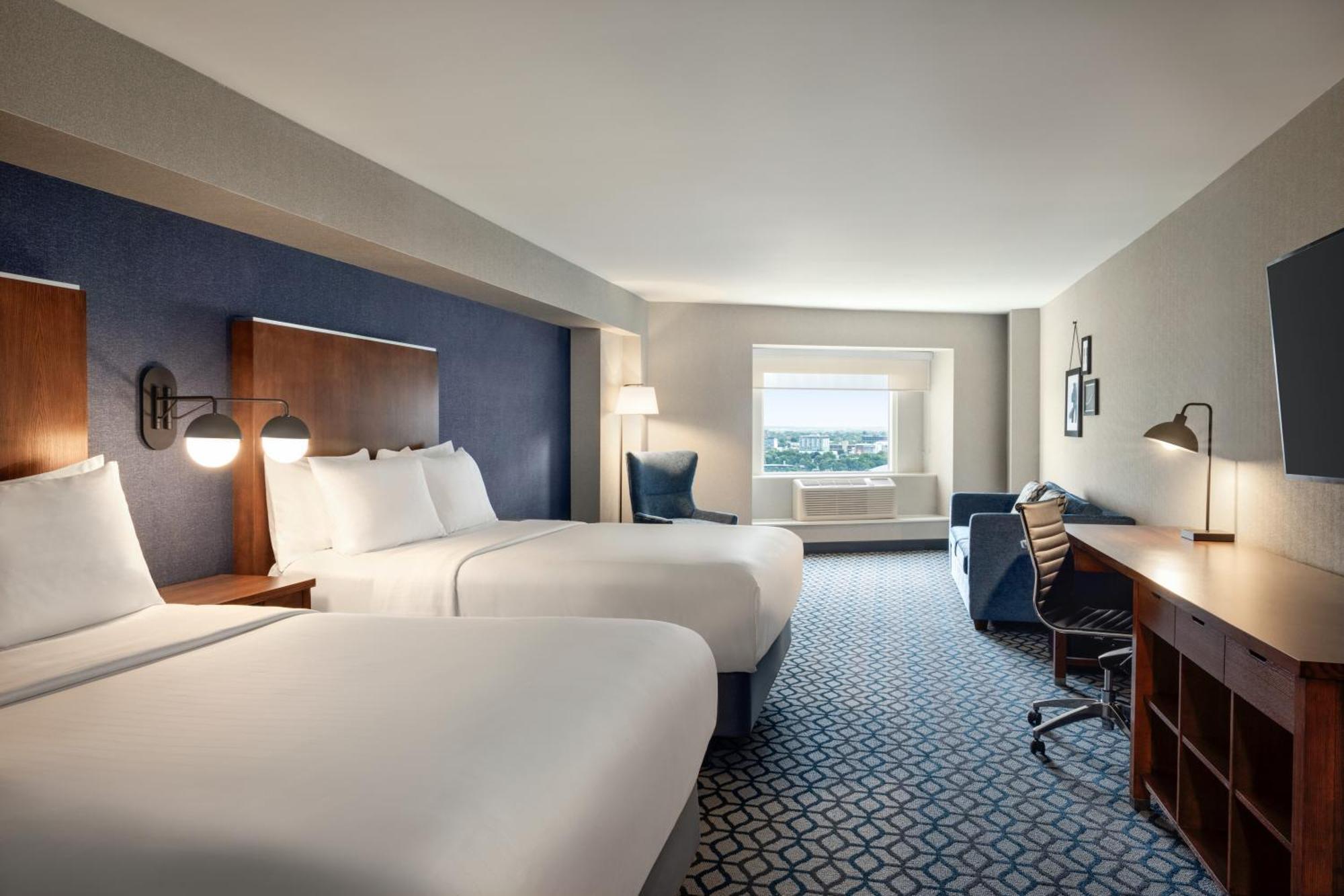 2 Queen Beds City View Upper Floor Non-Smoking