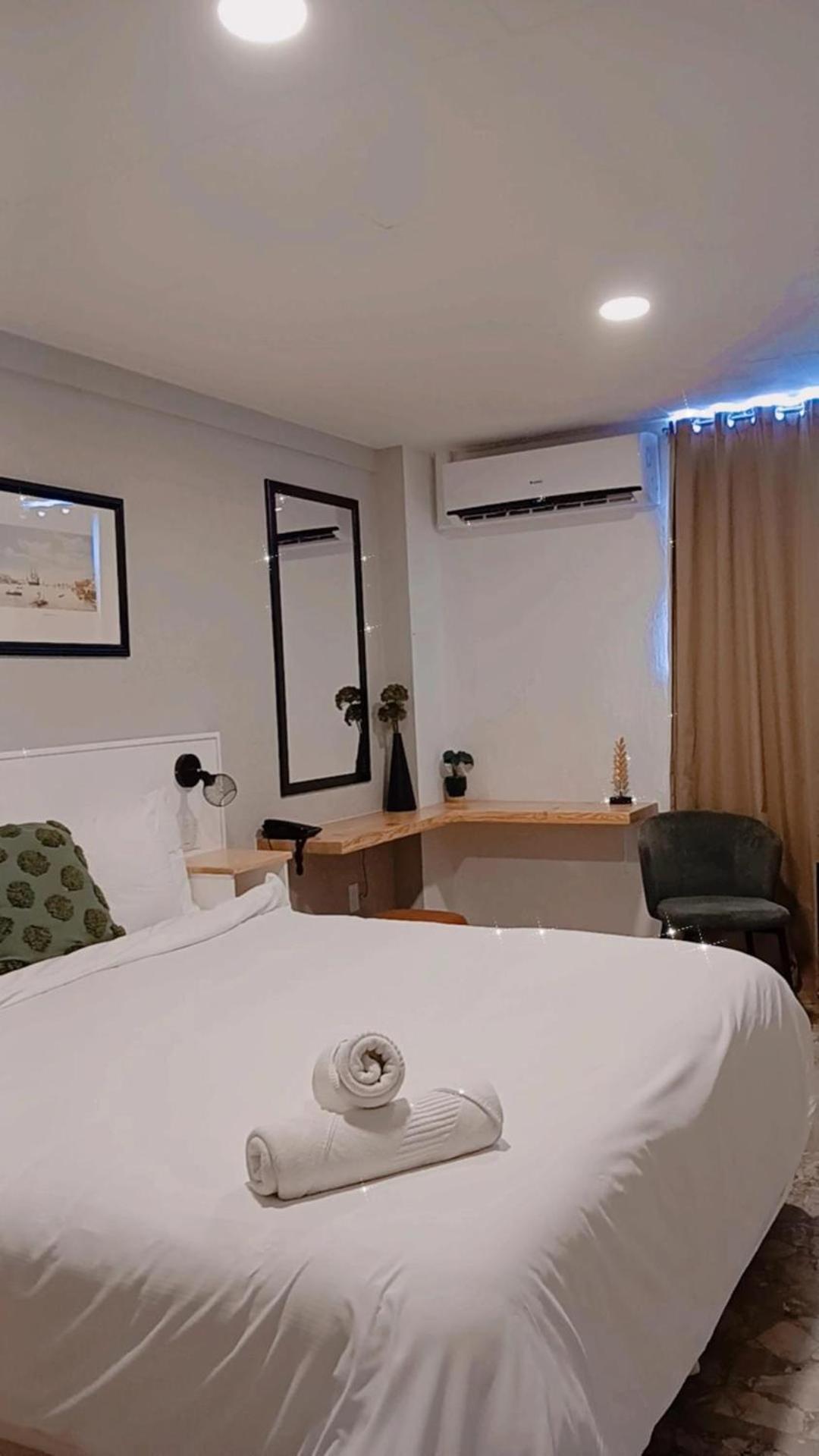 Deluxe Queen Room