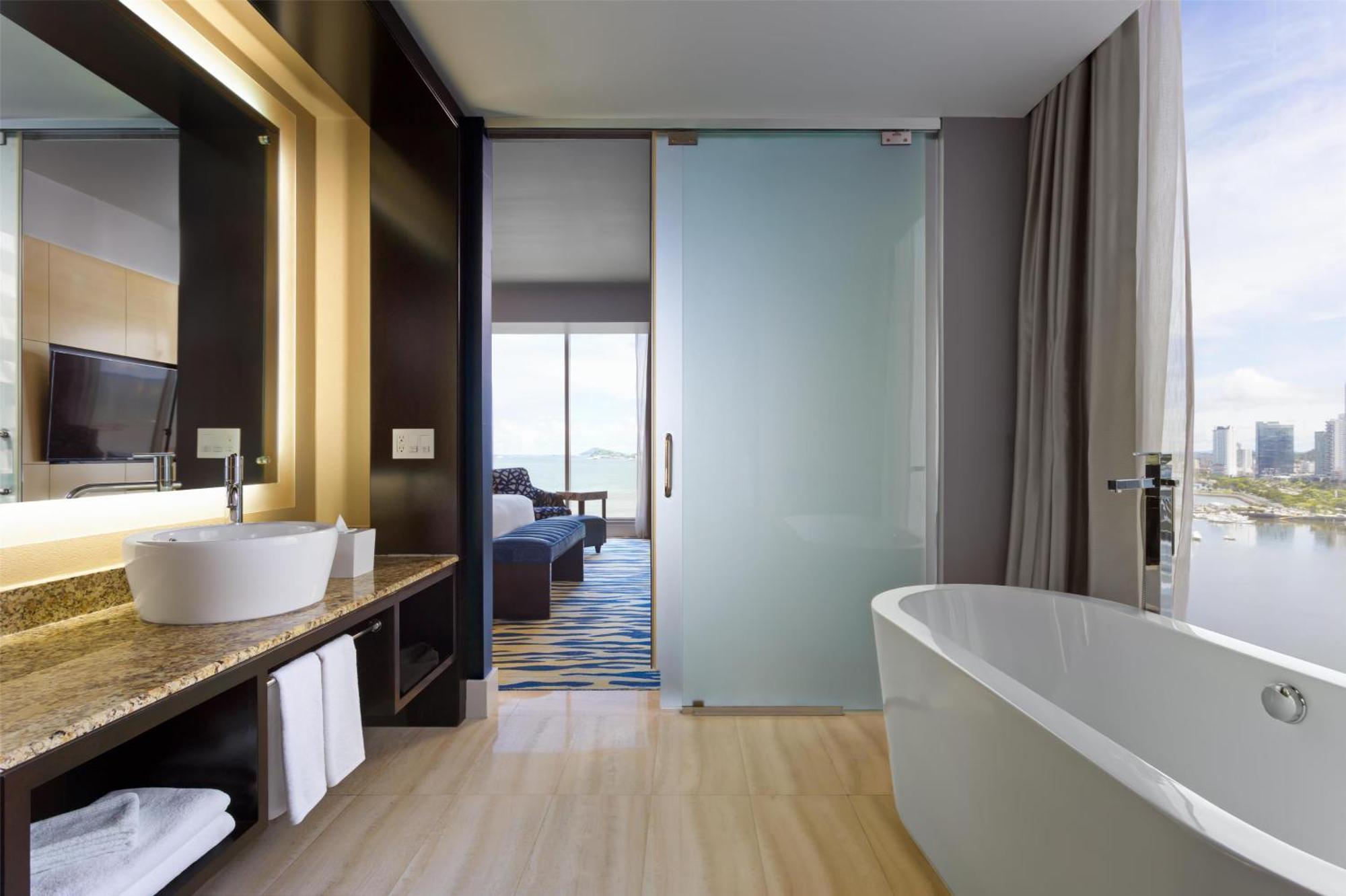 Junior King Suite Ocean View
