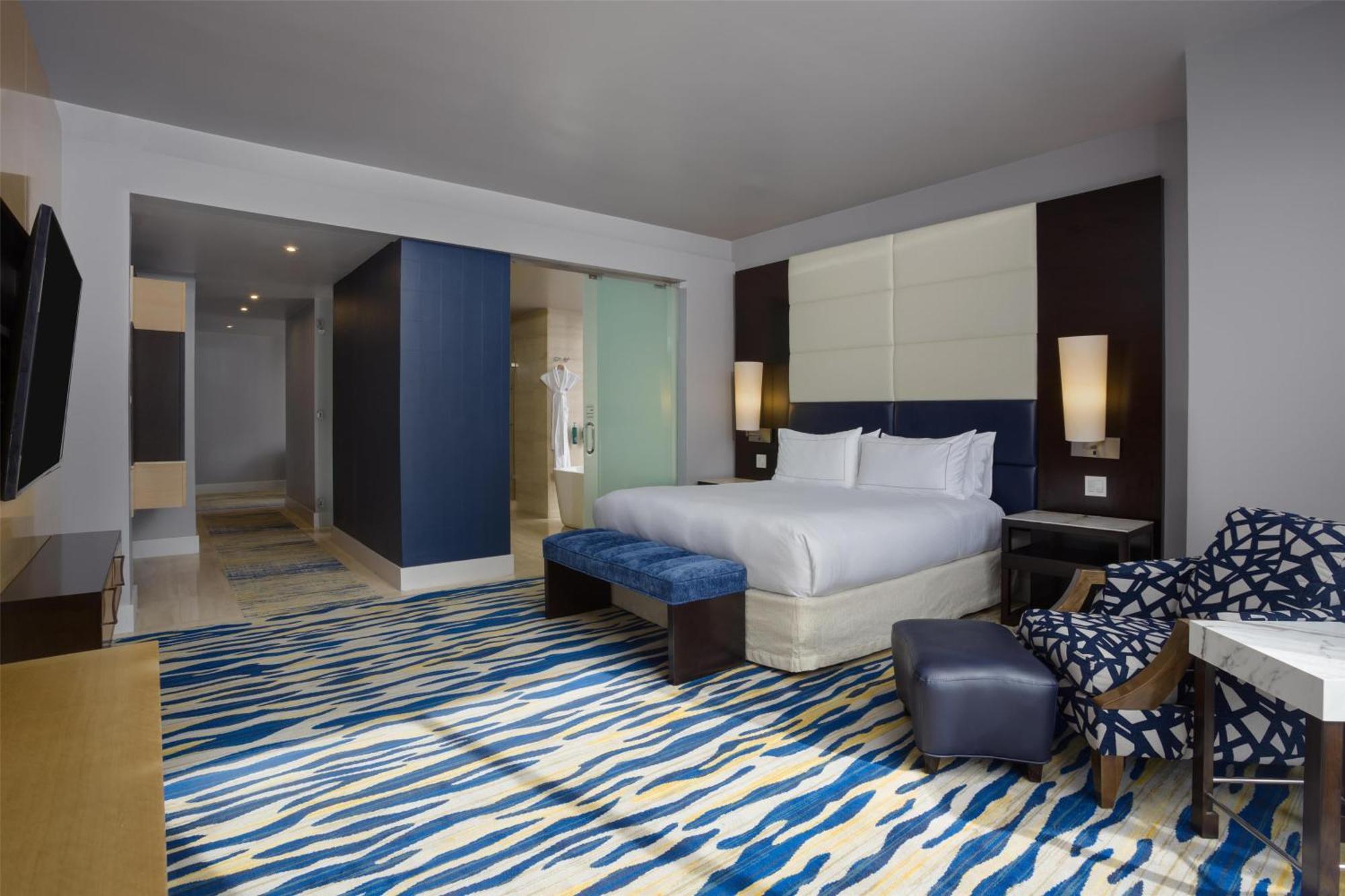 Junior King Suite Ocean View