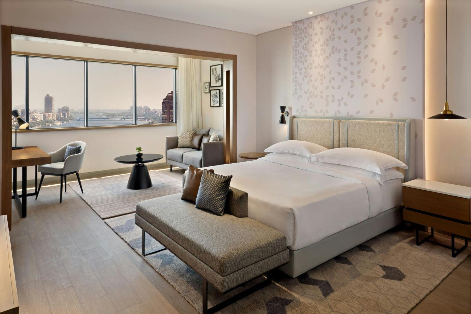 Sky Suite 2 Bedroom Suite Bedroom 1 1 King Bedroom 2 2 Double Nile Skyline view