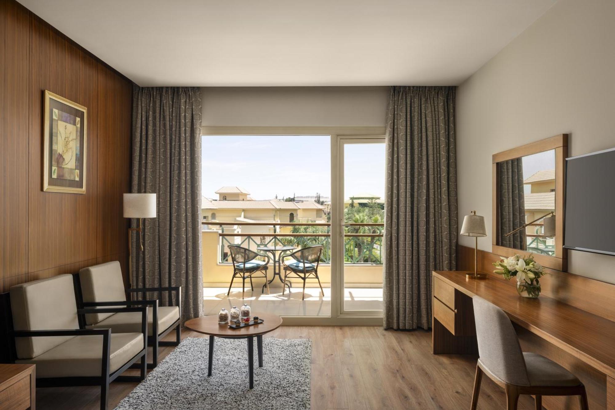 Executive Suite Pool & Garden View