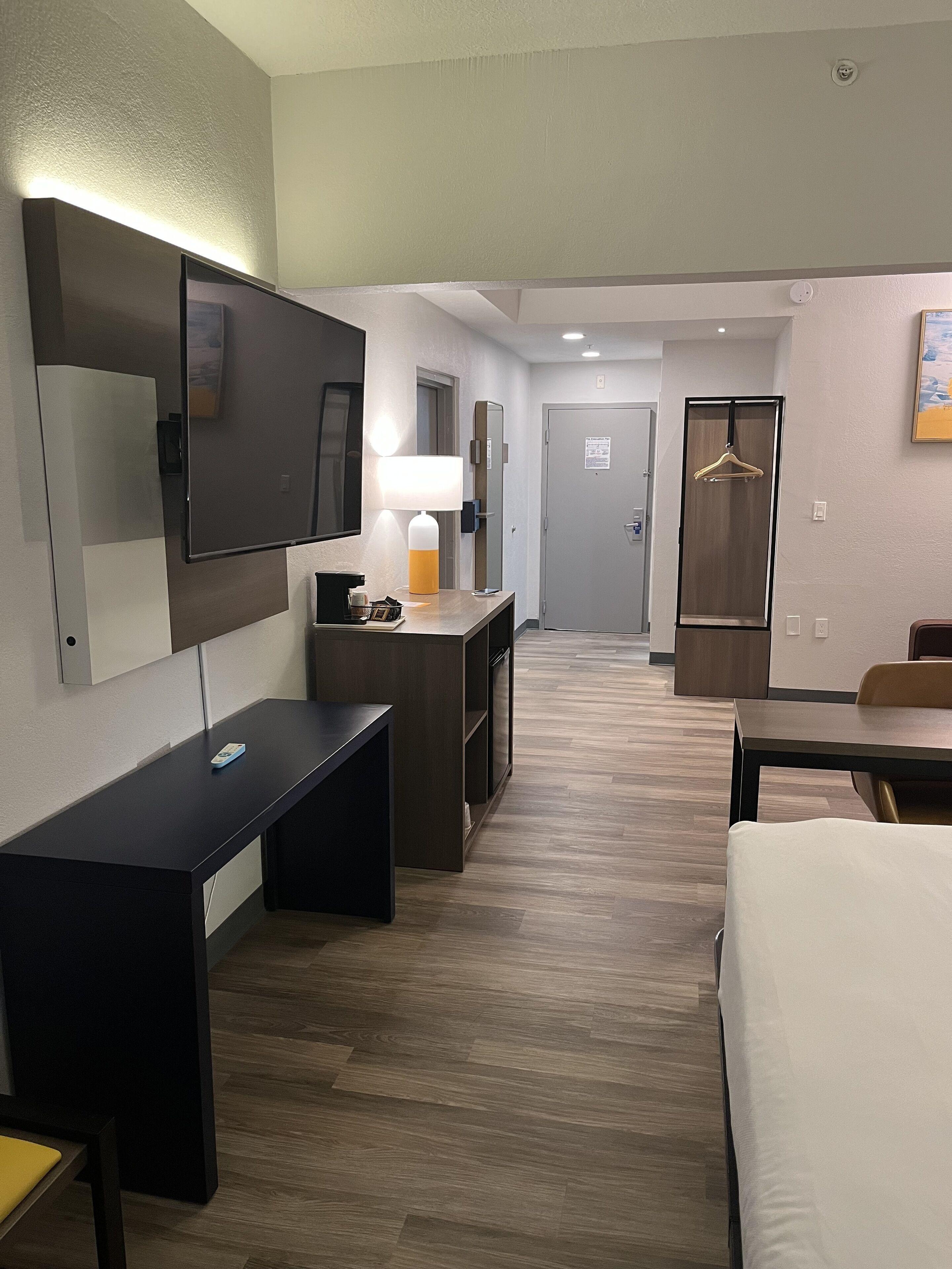 Queen Suite Bay View