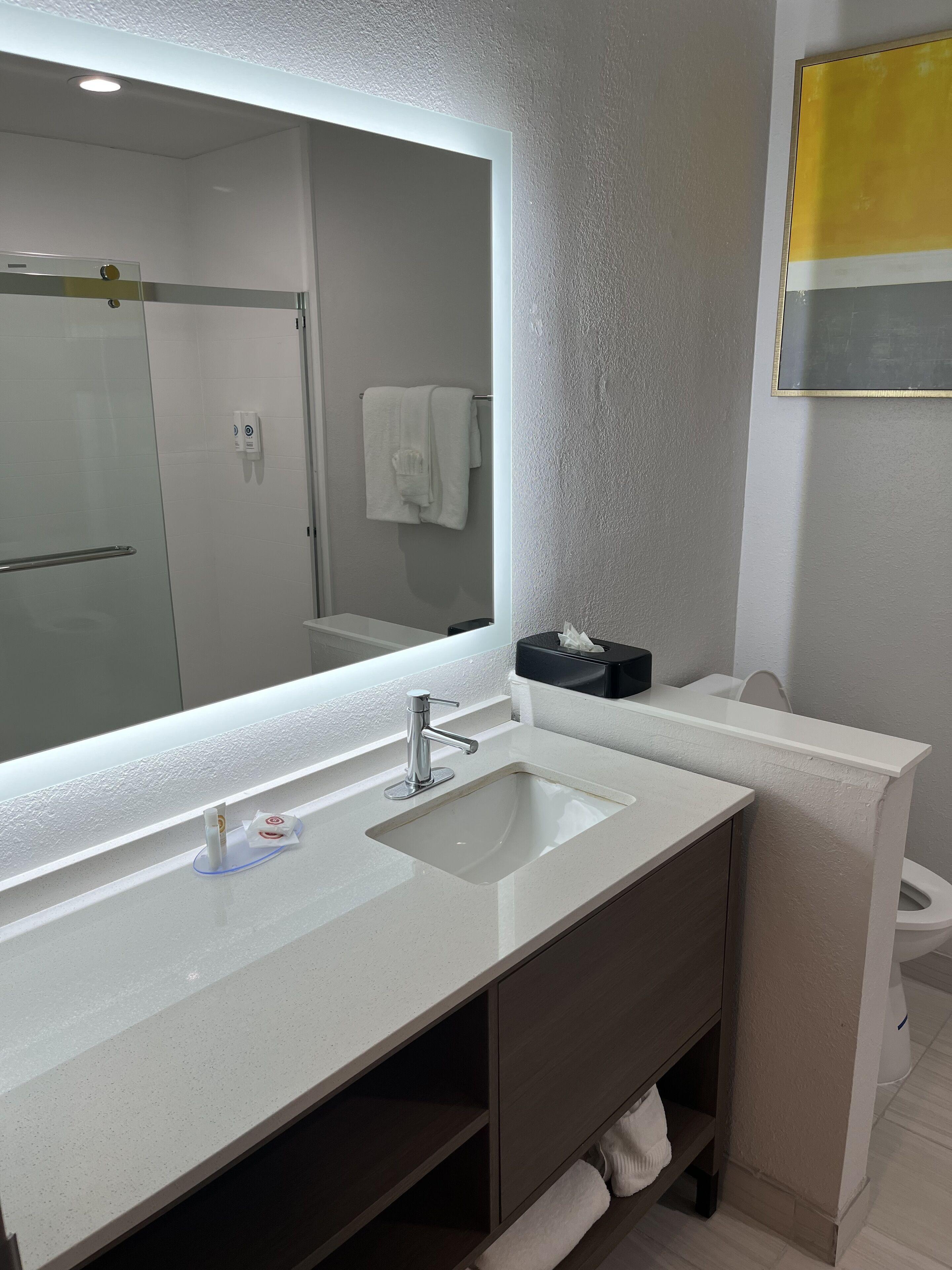 Queen Suite Bay View