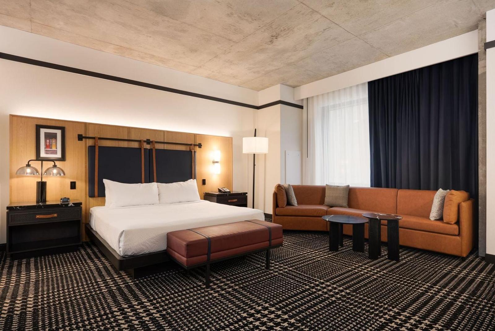 Deluxe King Room