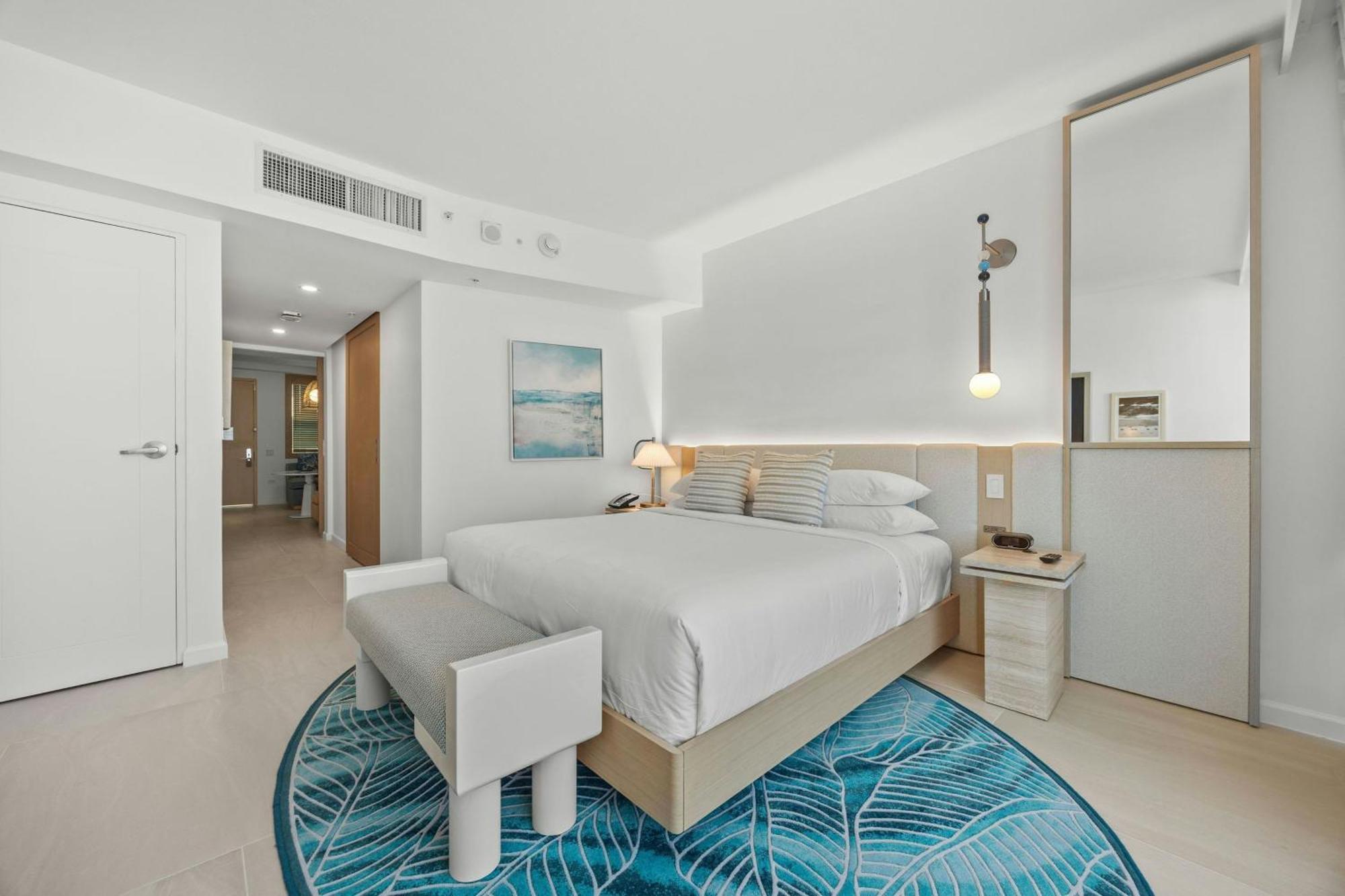 One-Bedroom Deluxe King Suite Sofa Bed Ocean View,1742696077:JPEG