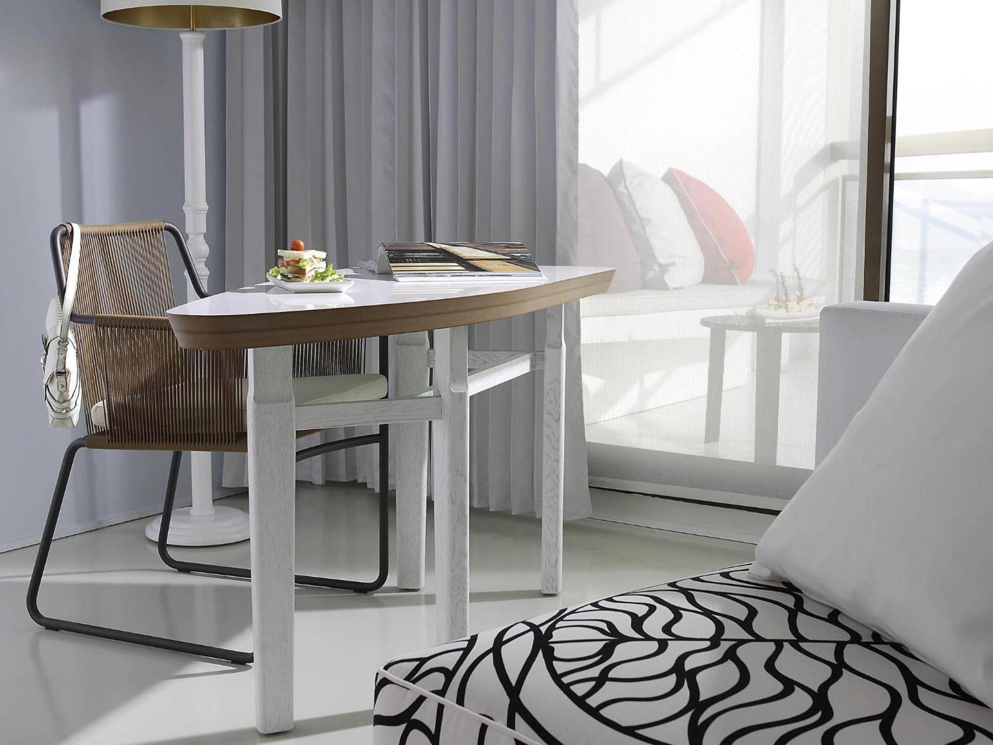 Classic Room Terrace Partial sea view