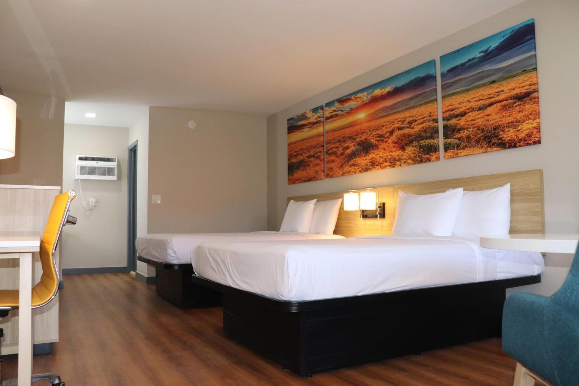 Premier Queen Room with Two Queen Beds - Non-Smoking