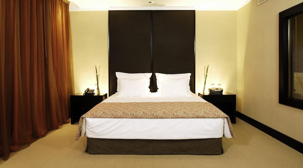 Standard King Room,237668485:JPEG