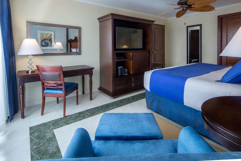 Habitación de Lujo con vistas laterales al océano - Planta Royal