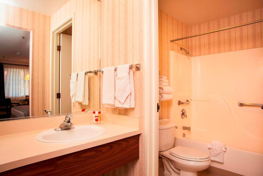 Motor Lodge Queen Room with Two Queen Beds - Non-Smoking