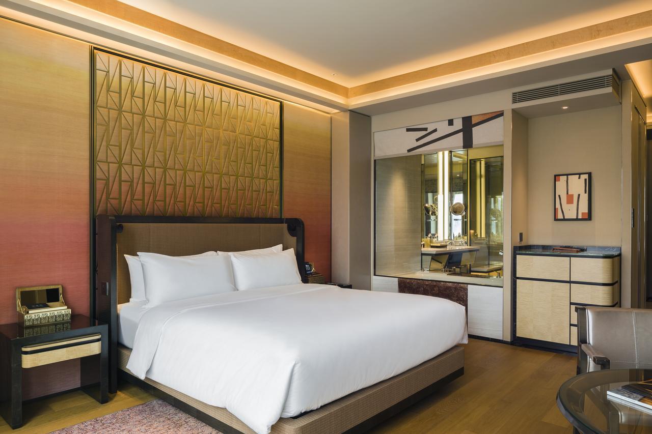 Emerald King Room