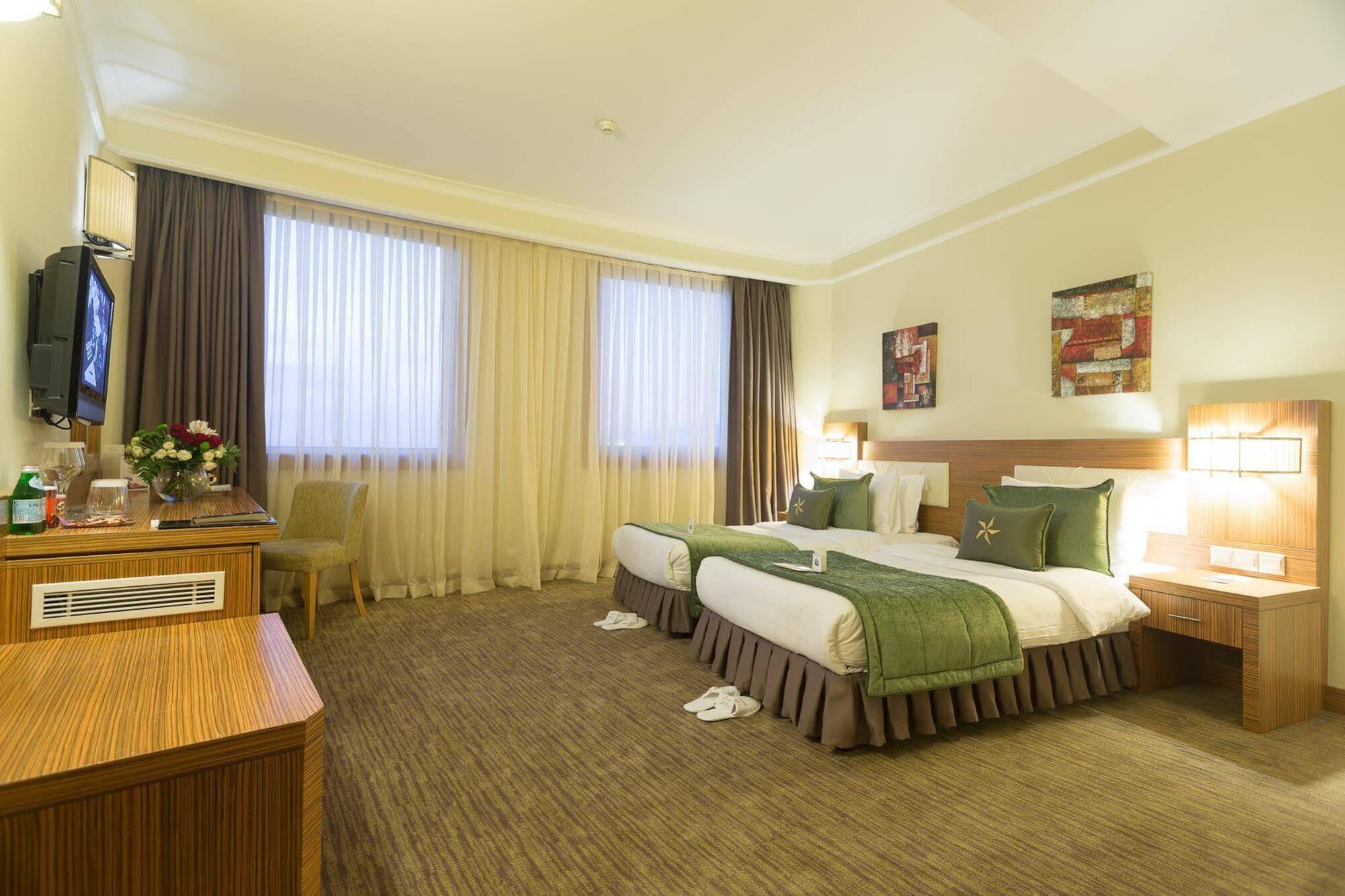 Triple Room with City View
