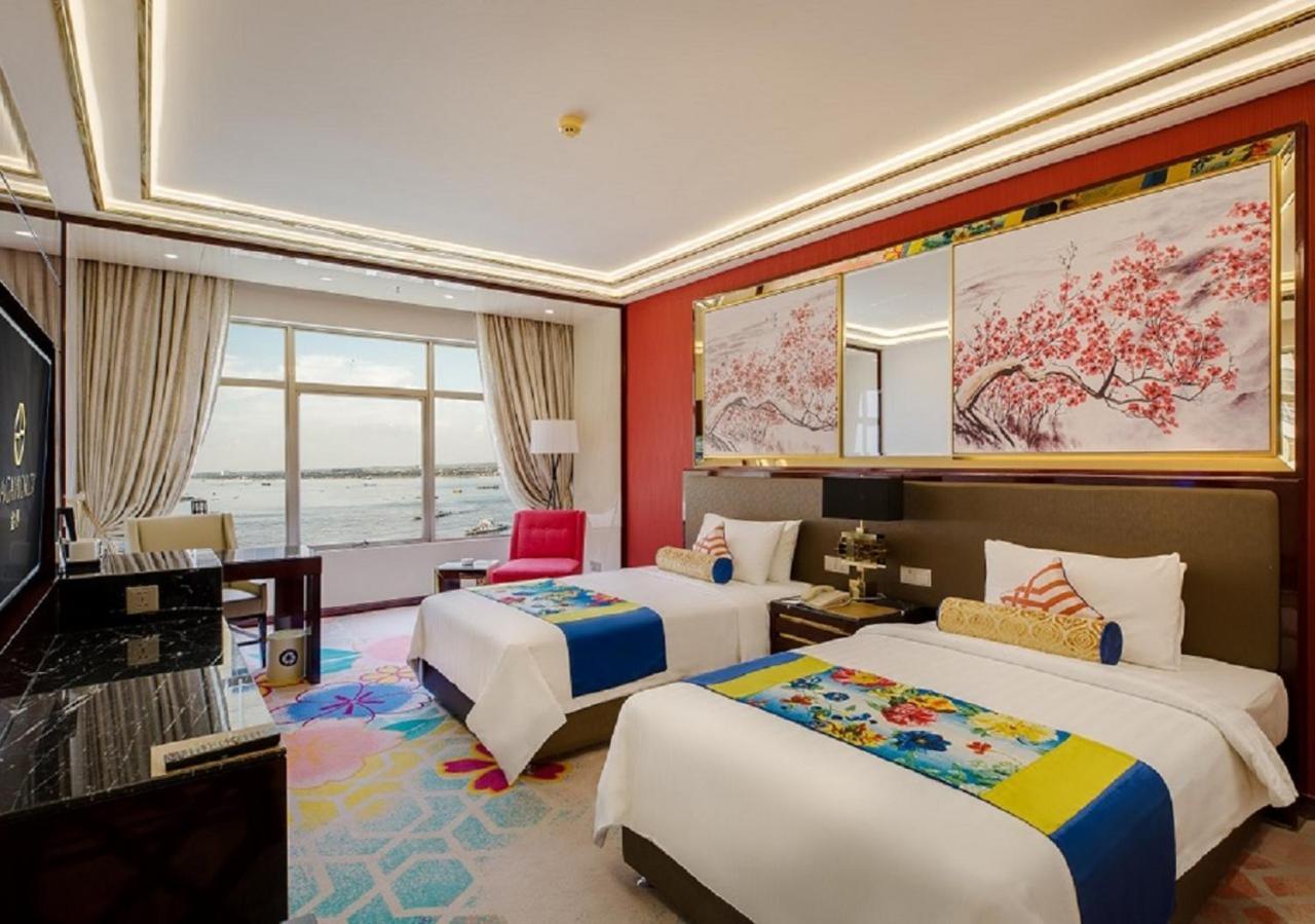 Deluxe Room NagaWorld 1