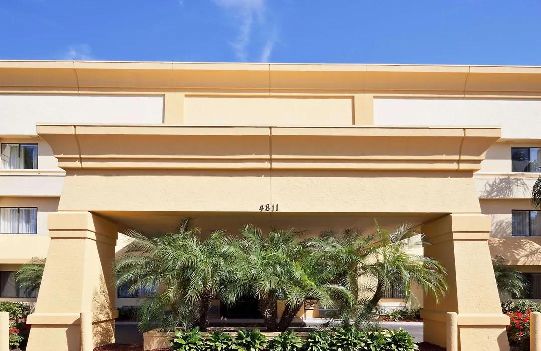 La Quinta By Wyndham Tampa Fairgrounds - Casino-1